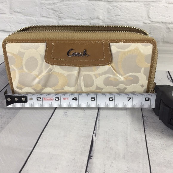 Coach Accordion Wallet - Picture 4 of 5